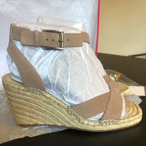 Vince Camuto - Meehan Wedge - Dusty Mink